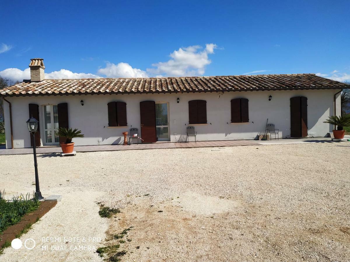 Agriturismo " Le Serre" Spello Luaran gambar