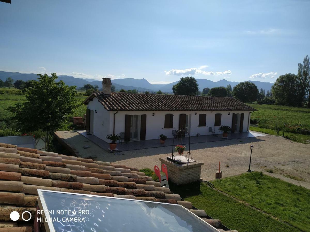 Agriturismo " Le Serre" Spello Luaran gambar